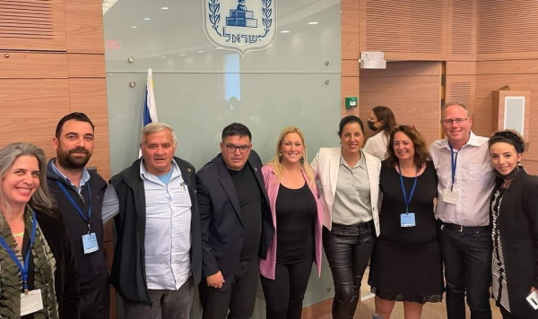 משתתפי המאמצים להקמת הרכבת באחיטוב