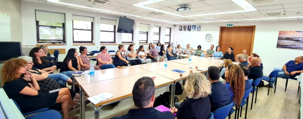 משתתפי מפגש היערכות לקראת פתיחת שנת הלימודים