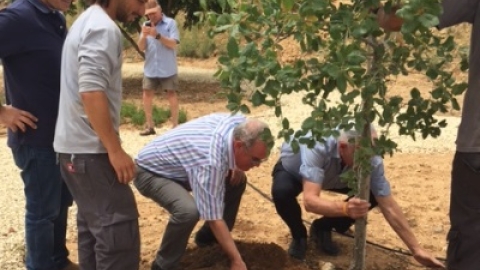 ביקור שר החקלאות בעמק חפר