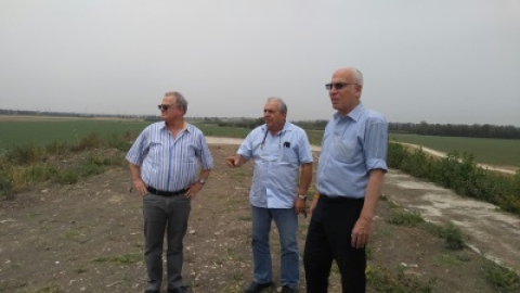 ביקור שר החקלאות בעמק חפר