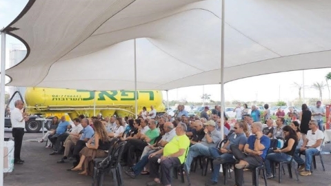 מתחם חניה