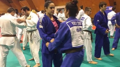 בתמונה: יולי שניר ואופק חייט