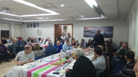 ישיבה ראשונה.jpg