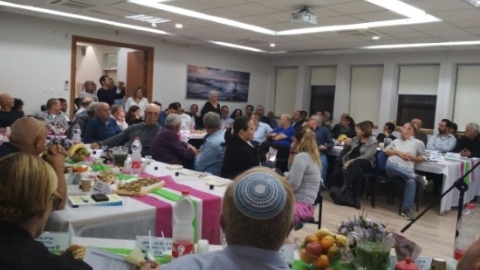 המליאה הראשונה.jpg